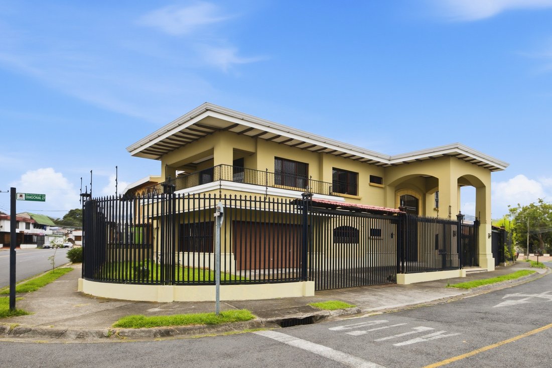 House in Cinco Esquinas, San José Province, Costa Rica 1 - 18905315