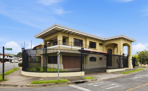 Haus in Cinco Esquinas, San José, Costa Rica 1