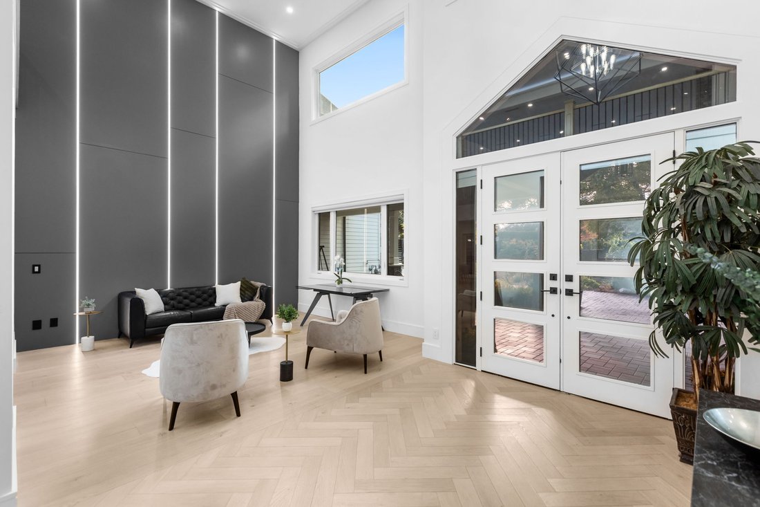 Estate in Surrey, British Columbia, Canada 5 - 18914211
