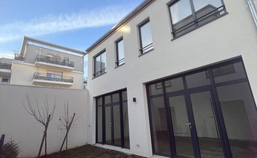 House in Epinettes, Issy-les-Moulineaux, France 1