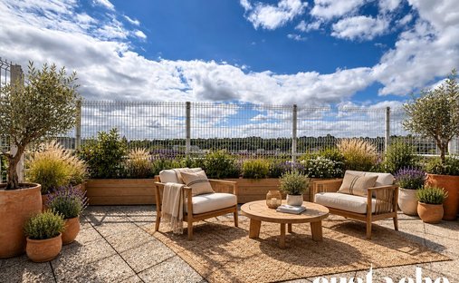 Apartment in La Faiencerie-Le Clos Saint Cyr, Bourg-la-Reine, France 1
