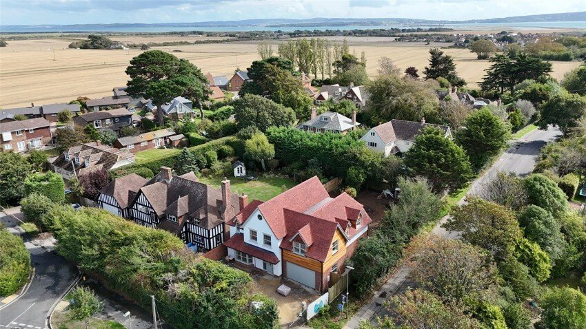 Maison à Milford-on-Sea, Angleterre 1 - 18909087