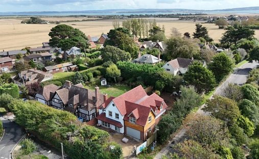 Haus in Milford-on-Sea, England 1