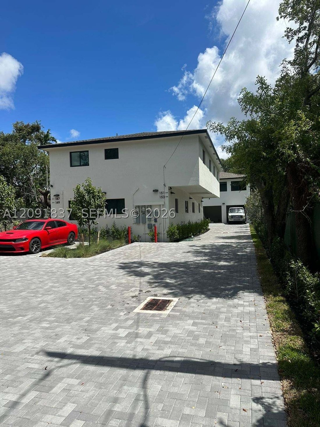 Miami, Florida, United States 2 - 18909727
