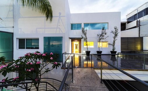 House in Santiago de Querétaro, Querétaro, Mexico 1