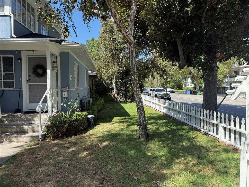 Los Angeles, California, United States 5 - 18910079