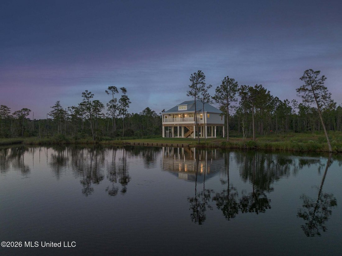 House in Kiln, Mississippi, United States 4 - 18909572