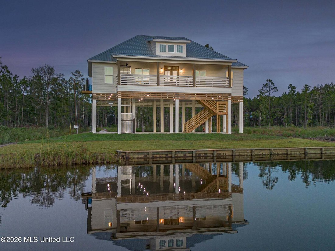 House in Kiln, Mississippi, United States 1 - 18909572