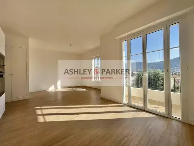 Wohnung in Nizza, Provence-Alpes-Côte d'Azur, Frankreich 2 - 17782479