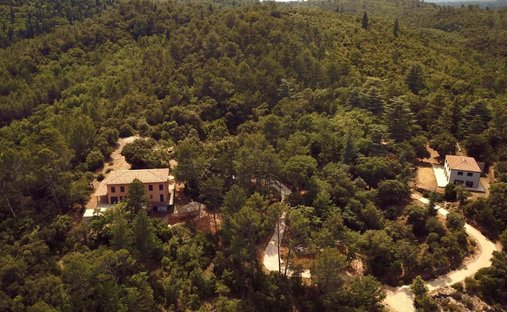 Estate in Chateauvert, Provence-Alpes-Côte d'Azur, France 1