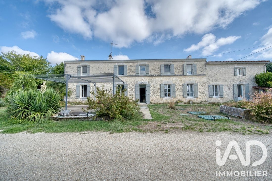 House in Saint-Romain-de-Benet, Nouvelle-Aquitaine, France 1 - 18916532