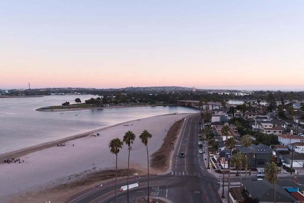 Condo in San Diego, California, United States 4 - 18905850