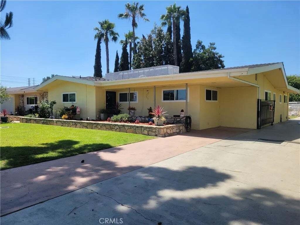 House in Signal Hill, California, United States 1 - 17841451