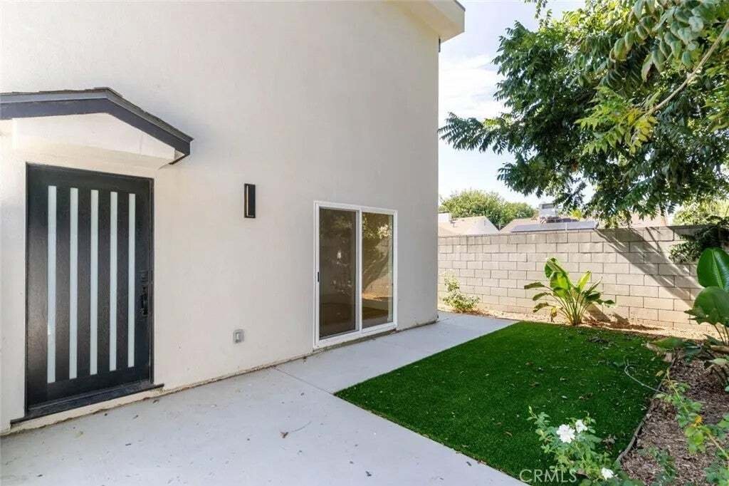 Los Angeles, California, United States 5 - 18654512
