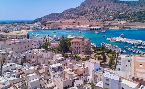 Casa en Isla de Favignana, Sicilia, Italia 1
