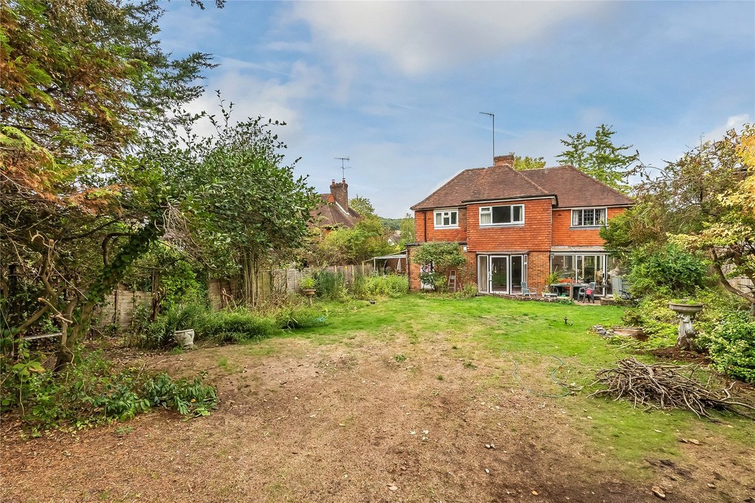 House in Shalford, England 2 - 18909084
