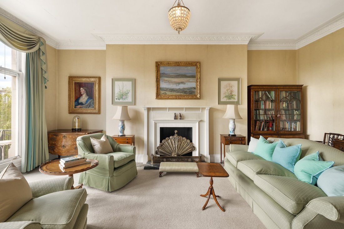 Apartment in Campden Hill, Kensington And Chelsea, England 3 - 18906975
