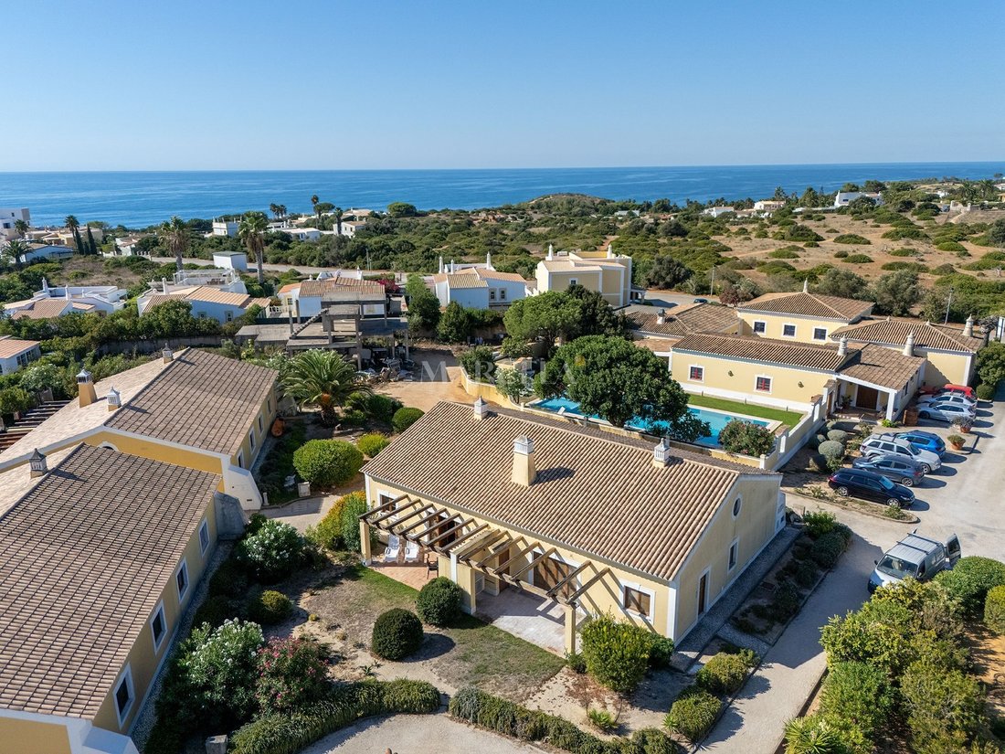Villa in Praia da Luz, Algarve, Portugal 1 - 18911293