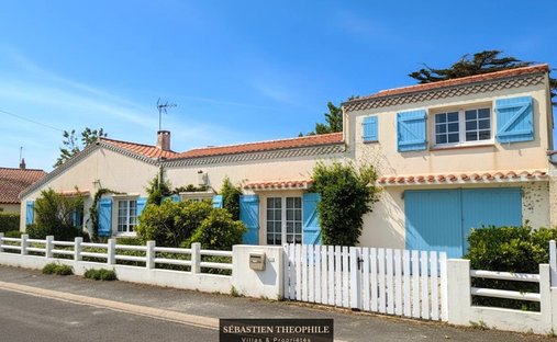 Villa in Saint Gilles Sud, Saint-Gilles-Croix-de-Vie, France 1
