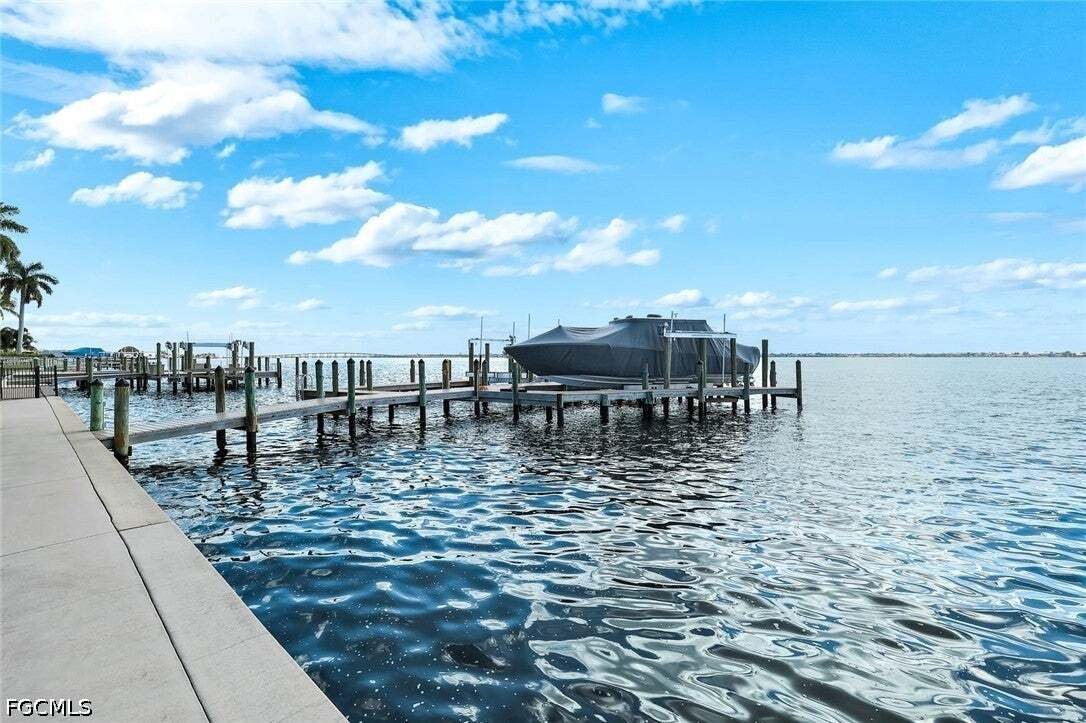 House in Cape Coral, Florida, United States 3 - 18919666
