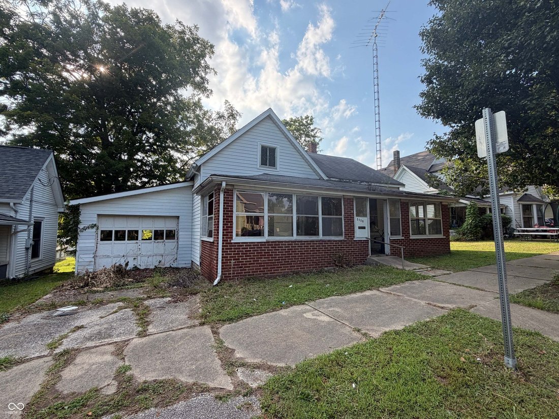House in Bedford, Indiana, United States 1 - 18908801
