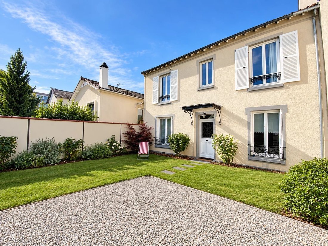 House in Villiers-sur-Marne, Ile-de-France, France 1 - 16452379