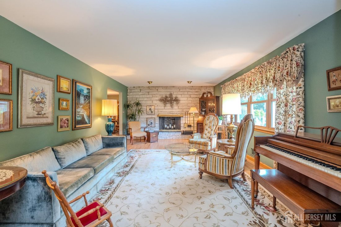 House in North Brunswick Township, New Jersey, United States 3 - 18907047