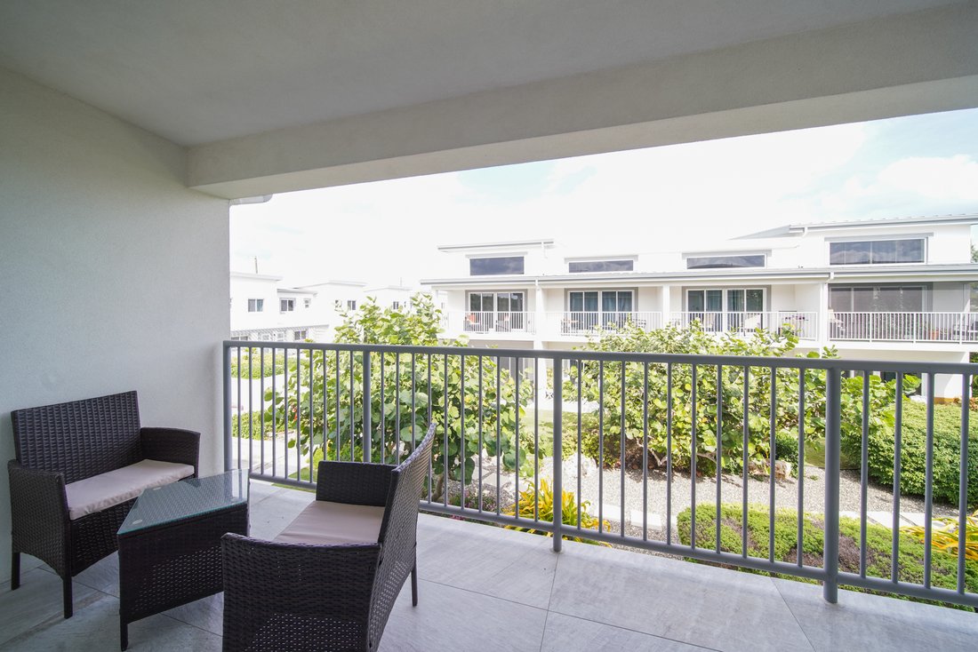 Condo in George Town, George Town, Cayman Islands 3 - 18915678