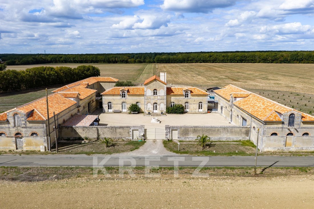 Country House in Centre Ville, La Rochelle, France 4 - 18911573