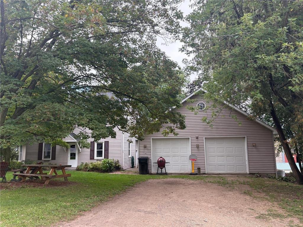 House in Clear Lake, Wisconsin, United States 1 - 18909634
