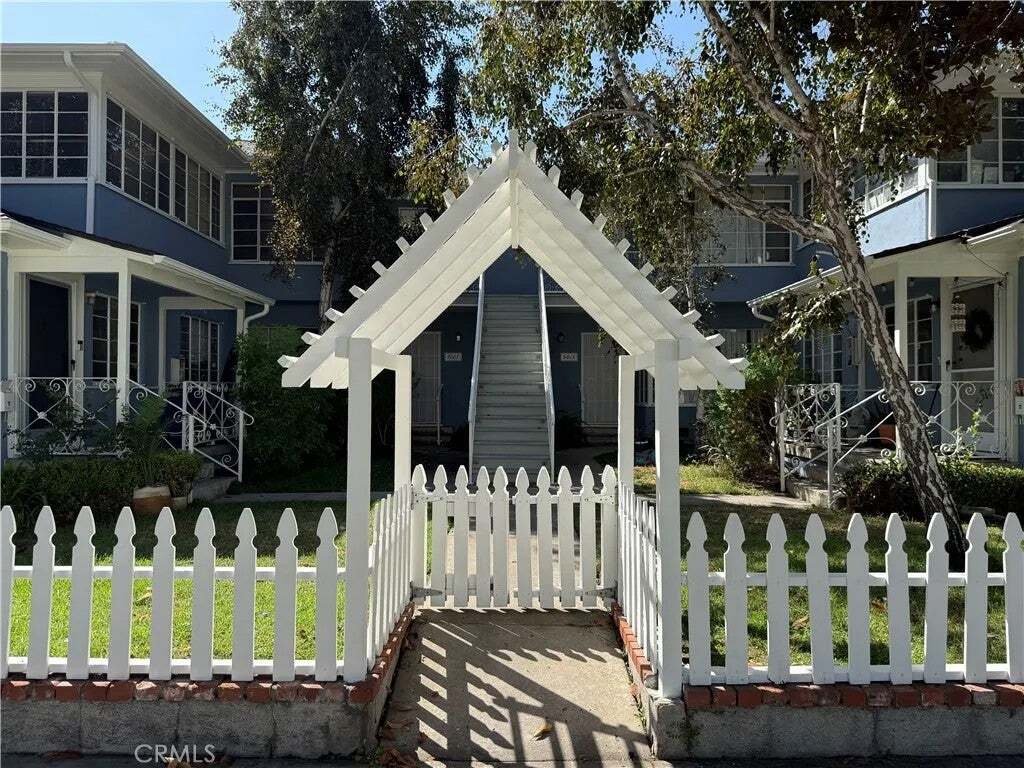 Los Angeles, California, United States 2 - 18910079