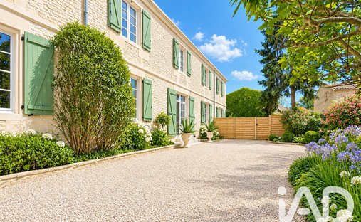 House in Le Gue-d'Allere, Nouvelle-Aquitaine, France 1