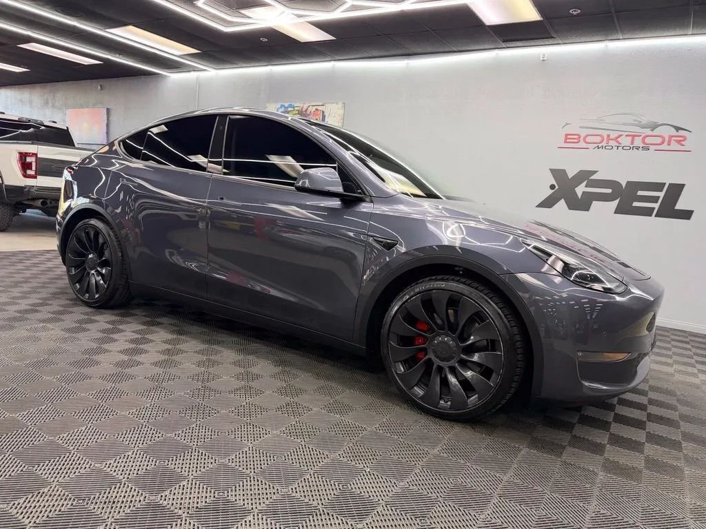 Suv in Las Vegas, NV, United States 2 - 18921155