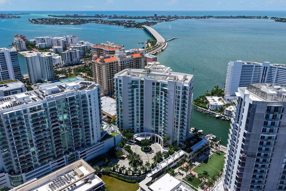 Condo in Sarasota, Florida, United States 1 - 18912253