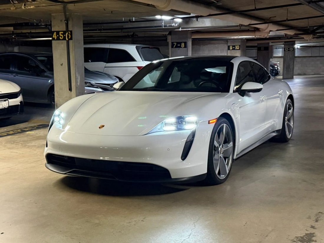 Sedan in Tarzana, CA, United States 5 - 18911726