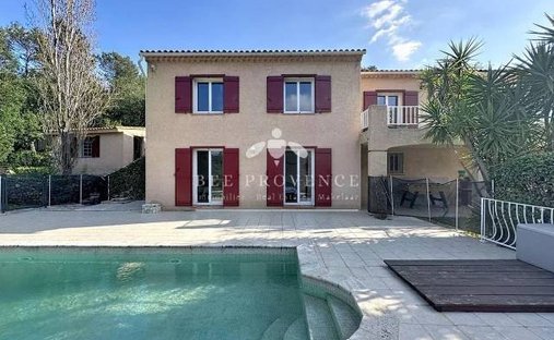 Villa en Solliès-Toucas, Provenza-Alpes-Costa Azul, Francia 1
