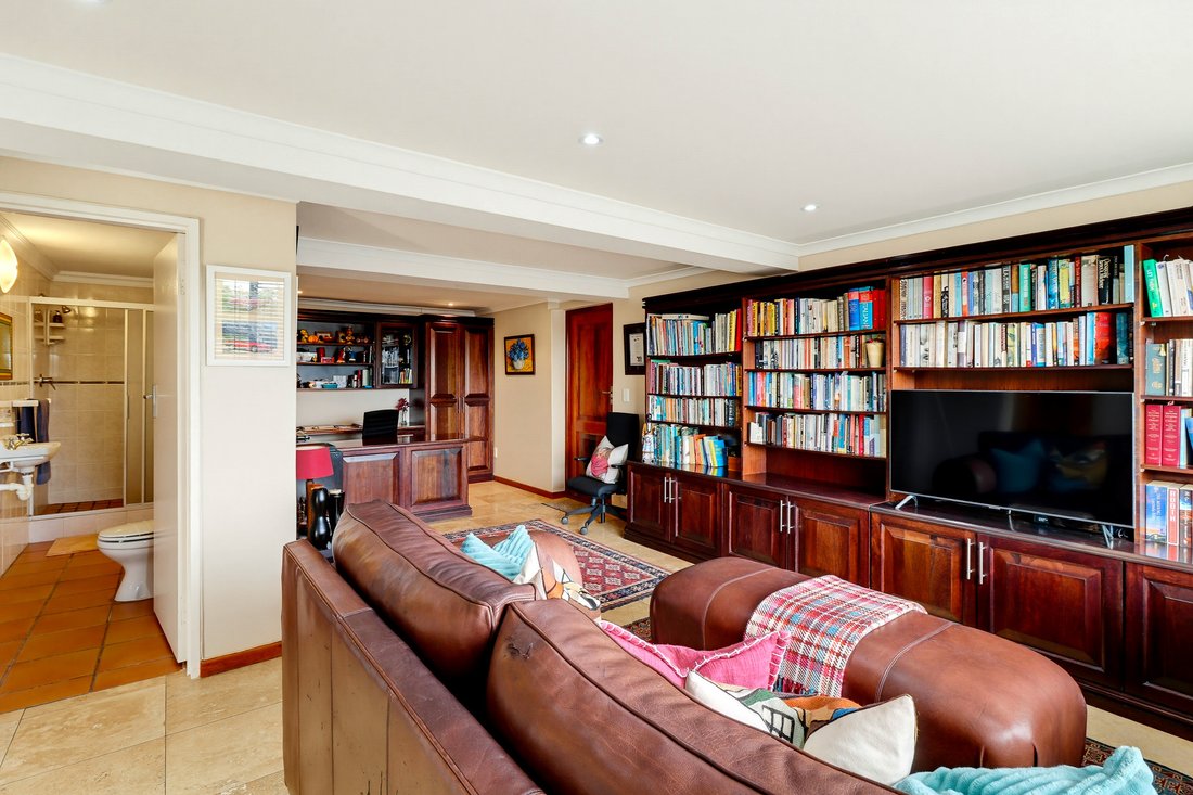 Country House in Somerset West, Helderberg, Cape Town 5 - 18908135