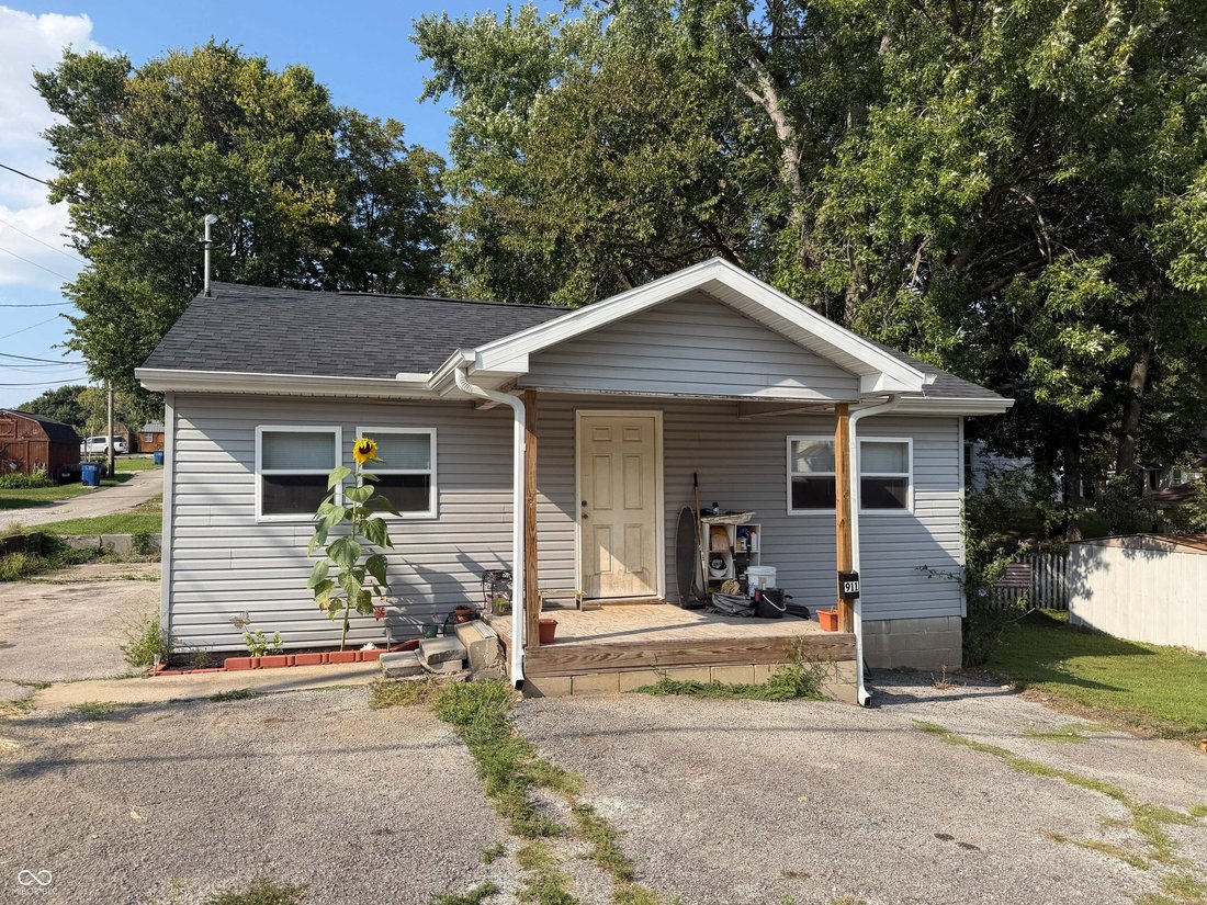 House in Bedford, Indiana, United States 1 - 18908755