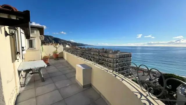 Appartement à Menton, Provence-Alpes-Côte d'Azur, France 2 - 16309893