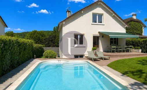 House in Ouest, Igny, France 1