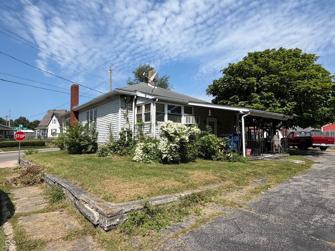 House in Bedford, Indiana, United States 1 - 18908838
