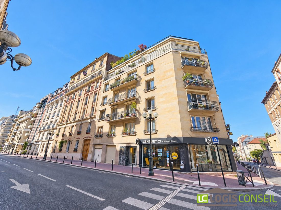 Apartment in Montrouge, Ile-de-France, France 1 - 18912644