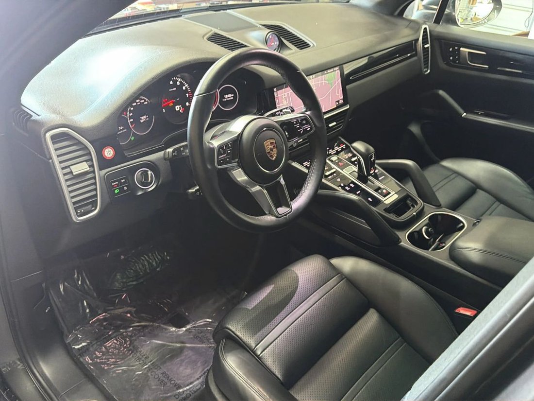 Suv in Gilroy, CA, United States 4 - 18918008