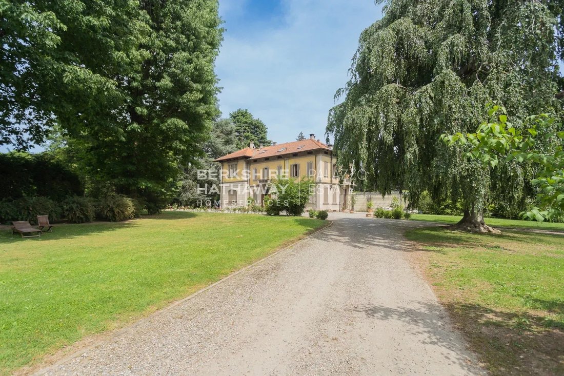 Villa a Centro Storico, Como, Lombardia 2 - 12045259