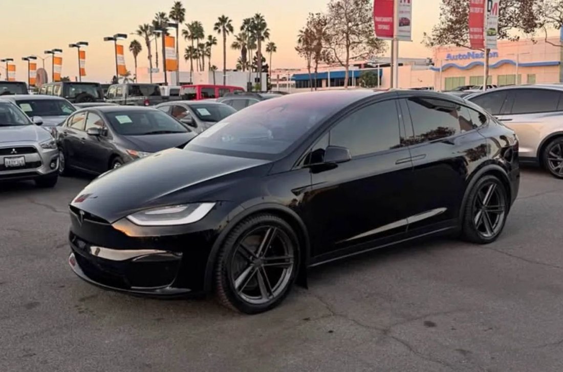 Suv in Costa Mesa, CA, United States 2 - 18921137
