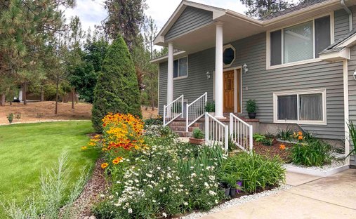 House in Nine Mile Falls, Washington, United States 1