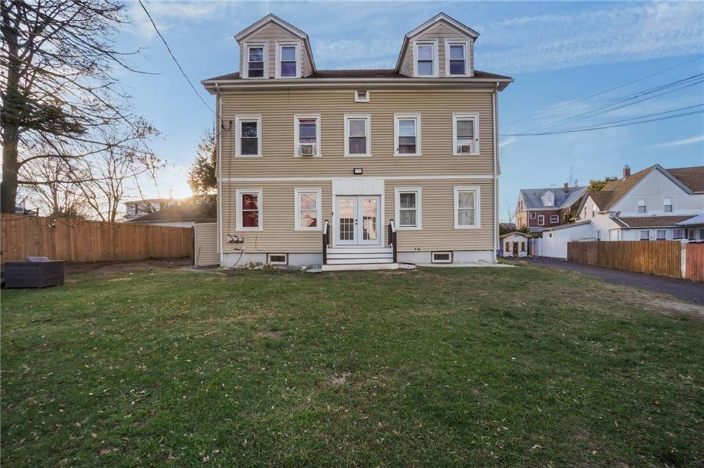 Cranston, Rhode Island, United States 3 - 18907054