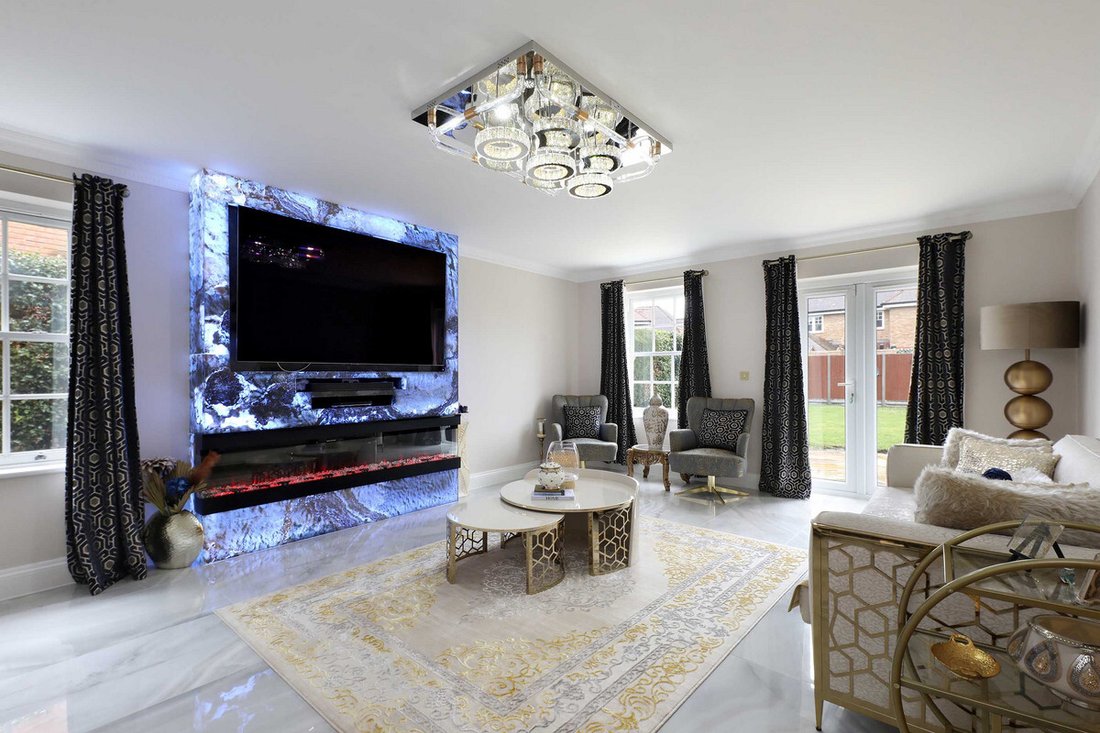 House in Farnham Royal, England 5 - 18913453
