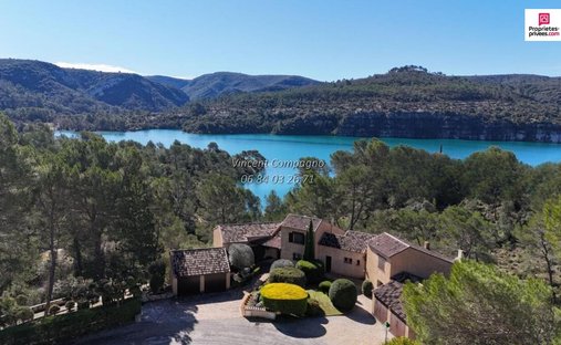 Villa in Esparron-de-Verdon, Provence-Alpes-Côte d'Azur, Frankreich 1