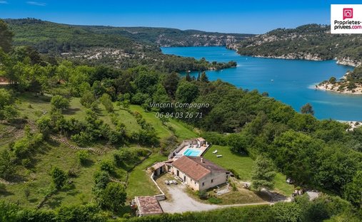 Villa in Esparron-de-Verdon, Provence-Alpes-Côte d'Azur, France 1